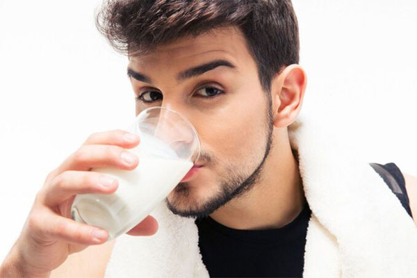 Uống sữa nào tốt cho sức khỏe nam giới